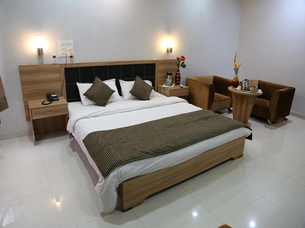 Leo Resorts Džúnágadh Pokoj fotografie